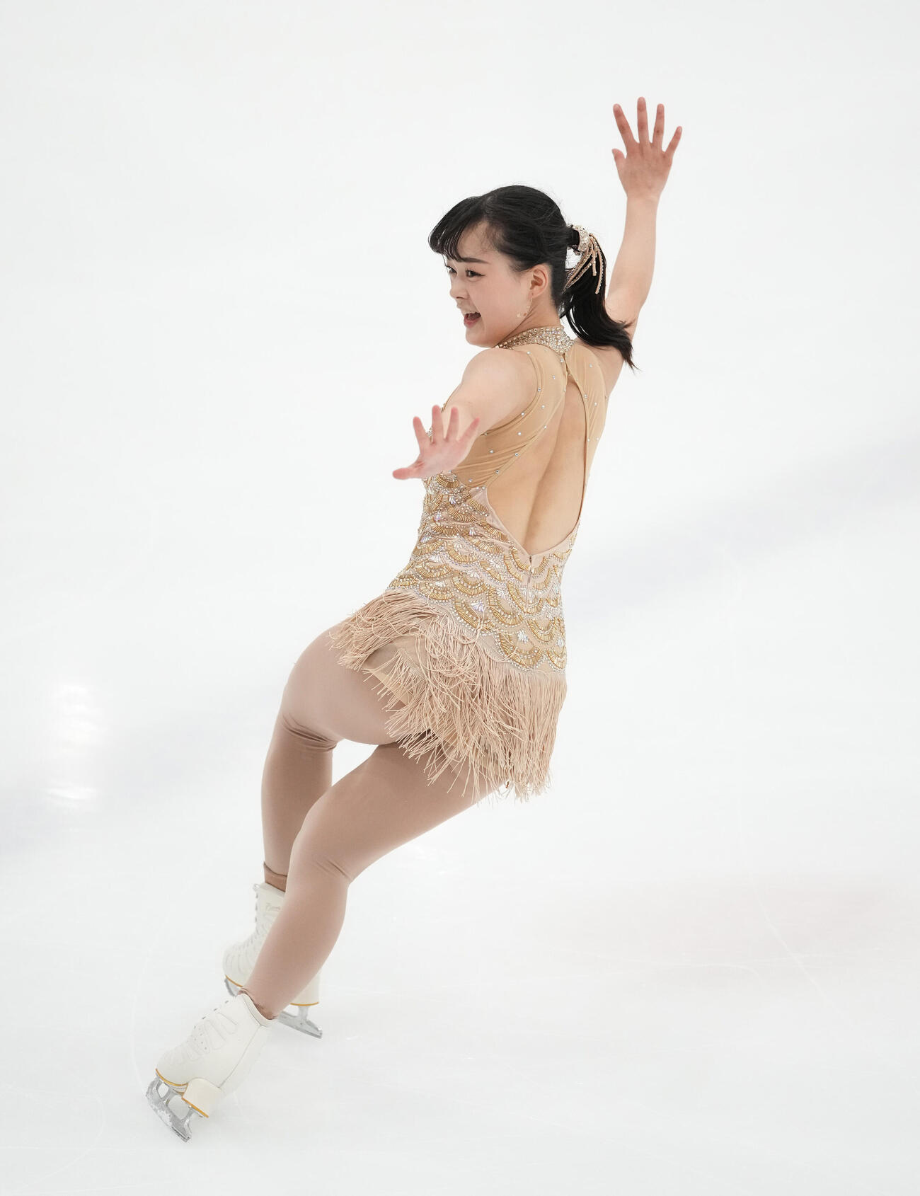 シニア女子ショートプログラム　華麗な演技を披露する横井きな結（撮影・森本幸一）