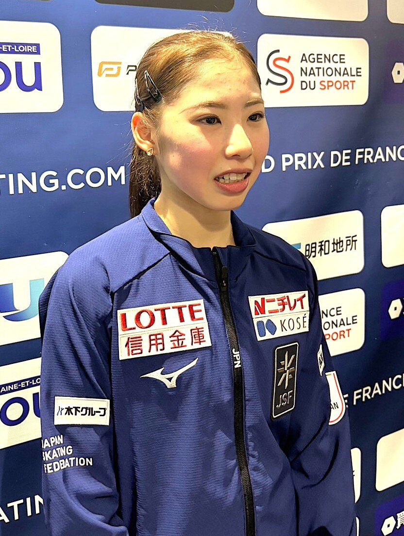 グランプリ（GP）シリーズ第1戦フランス大会の前日公式練習後に取材に応じる住吉りをん（撮影・松本愛香通信員）