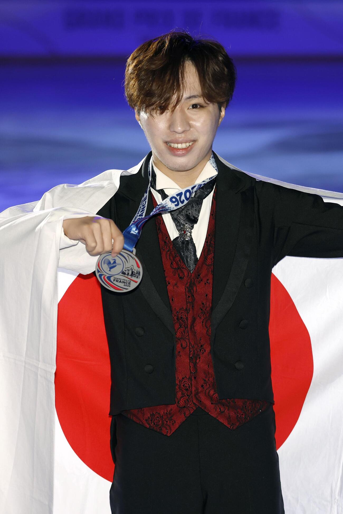 男子で銀メダルを獲得した三浦佳生＝アンジェ（共同）