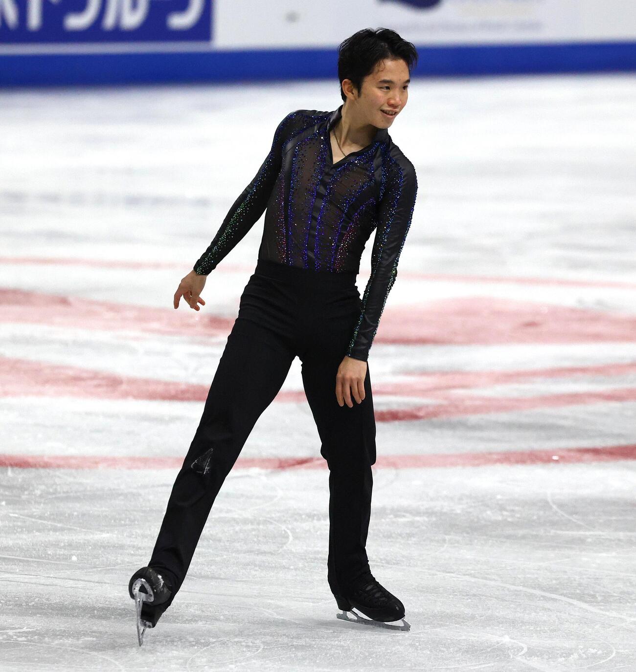 GPシリーズ第2戦スケートカナダ　SPで演技を披露する友野一希（撮影・藤塚大輔）