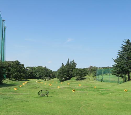 細かくヤーデージの看板が設置されている