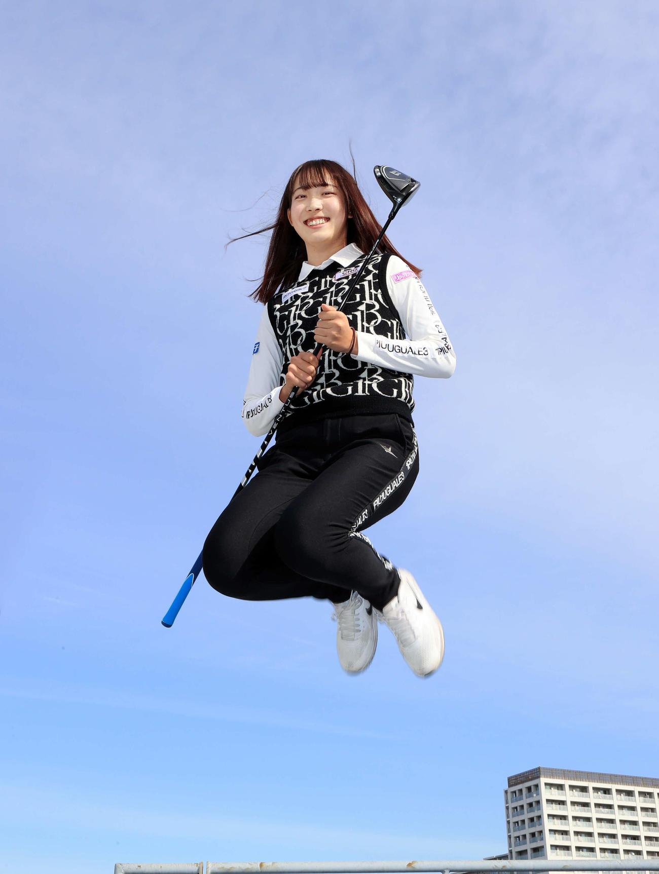うさぎ年の今年、更なる飛躍に向かって笑顔でジャンプする馬場咲希