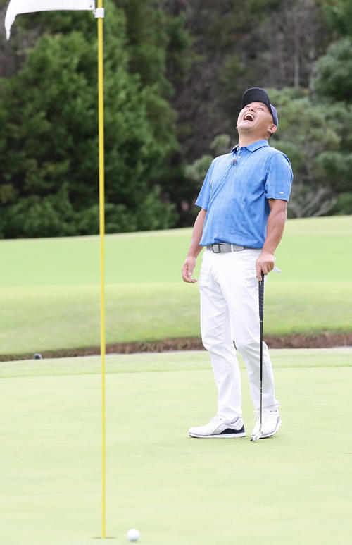 7メートルのパーパットを外して天を仰ぐ谷繁さん