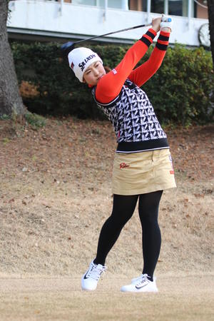 田村亜矢 母校先輩の宮里藍さん手本に初ｖ狙う 国内女子 日刊スポーツ