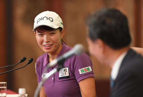 日本記者クラブで行われた会見で話す渋野日向子（撮影・加藤諒）