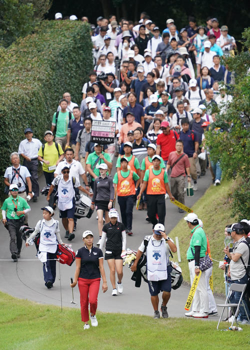 渋野日向子が64のビッグスコア 暫定首位で終了 国内女子ゴルフ写真ニュース 日刊スポーツ