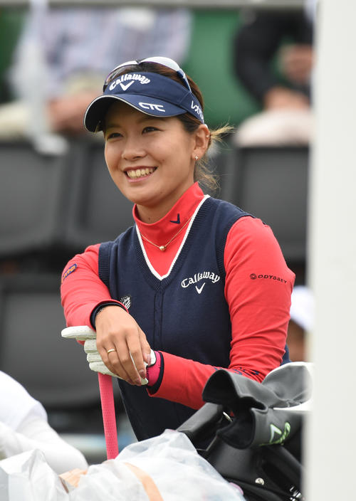 1番、スタート前に笑顔を見せる藤田光里（撮影・柴田隆二）