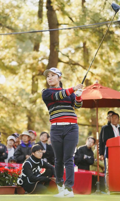 リコーカップ 第3日 1番、コース入りした比嘉真美子（撮影・横山健太)
