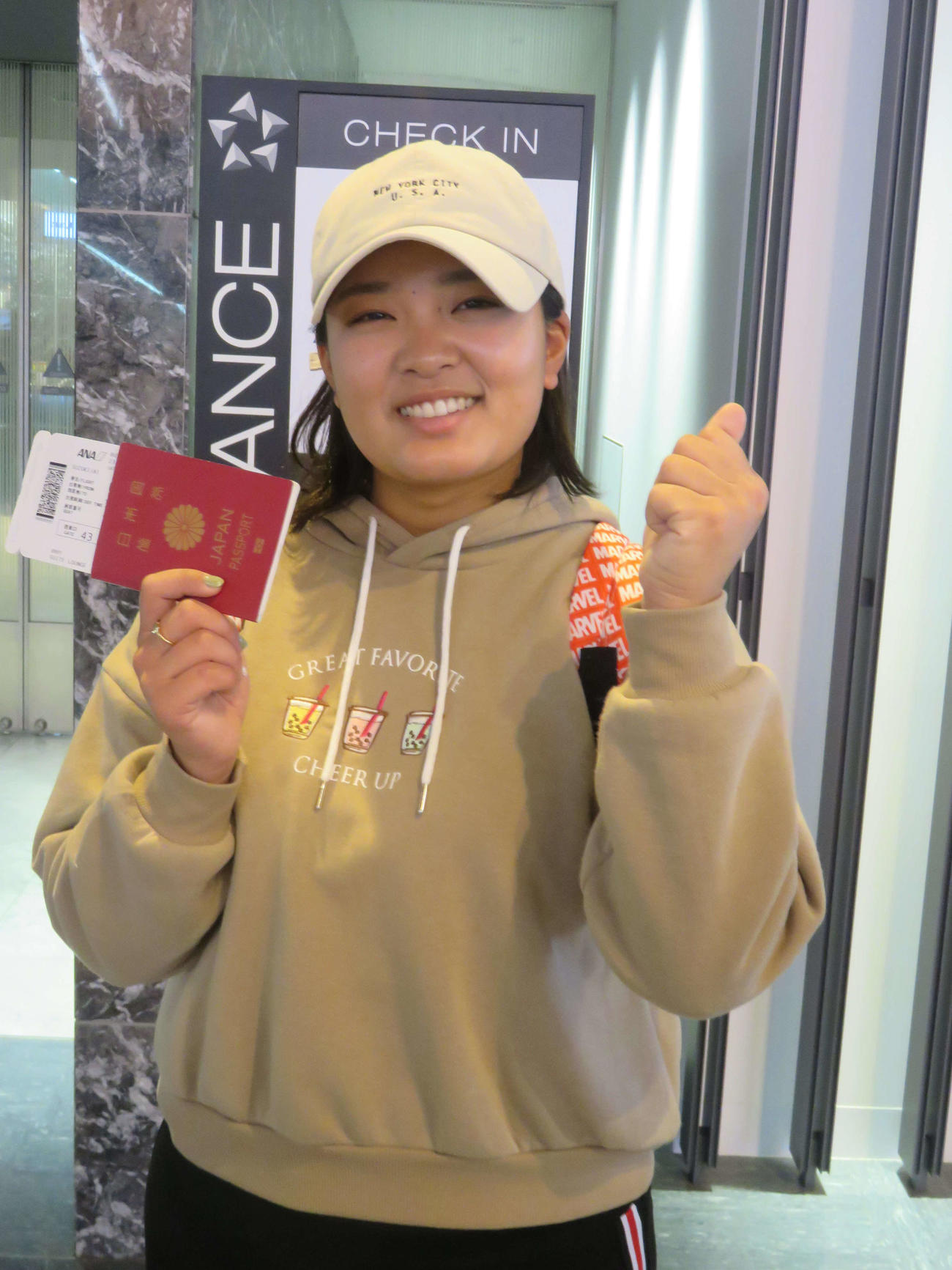 米アリゾナでの合宿へ向け、成田空港から米国へ出発した鈴木愛