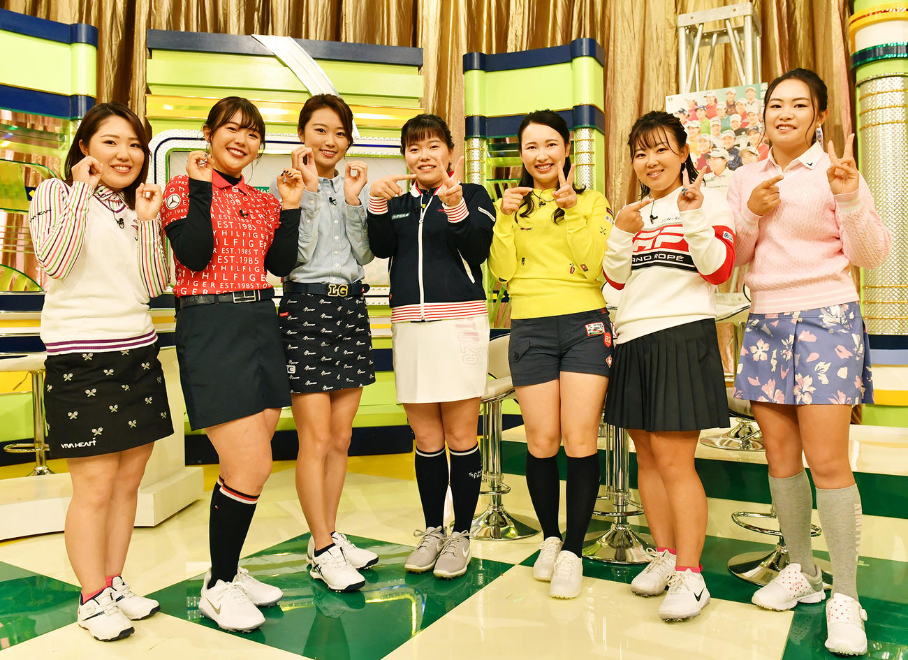 左から古江彩佳、吉田優利、安田祐香、勝みなみ、小祝さくら、浅井咲希、河本結（撮影・柴田隆二）
