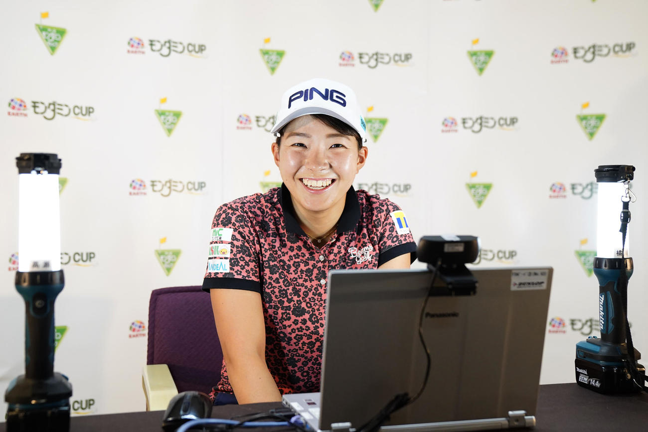 オンライン記者会見に臨む渋野日向子（Getty　Images／JLPGA提供）