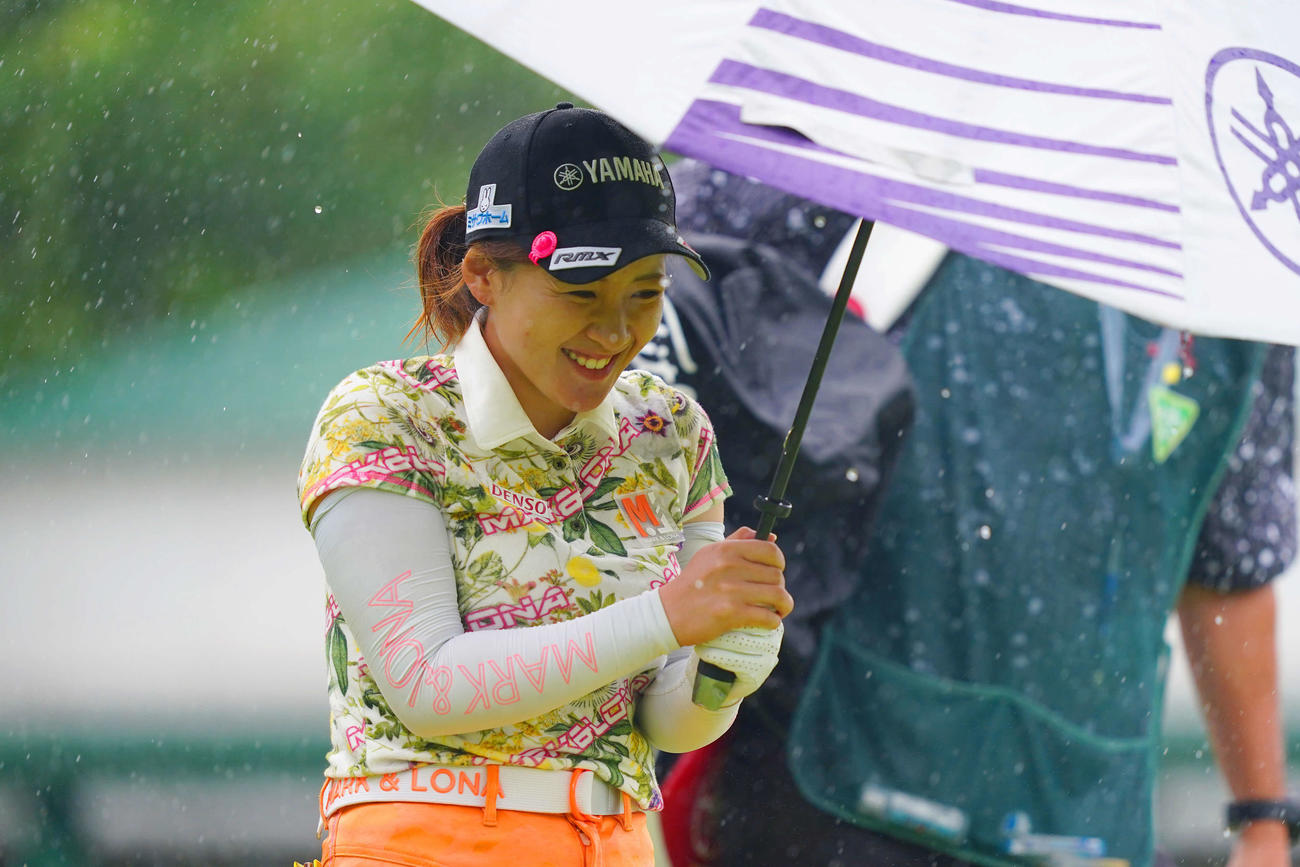 1番で笑顔を見せる永井（Getty　Images／JLPGA提供）