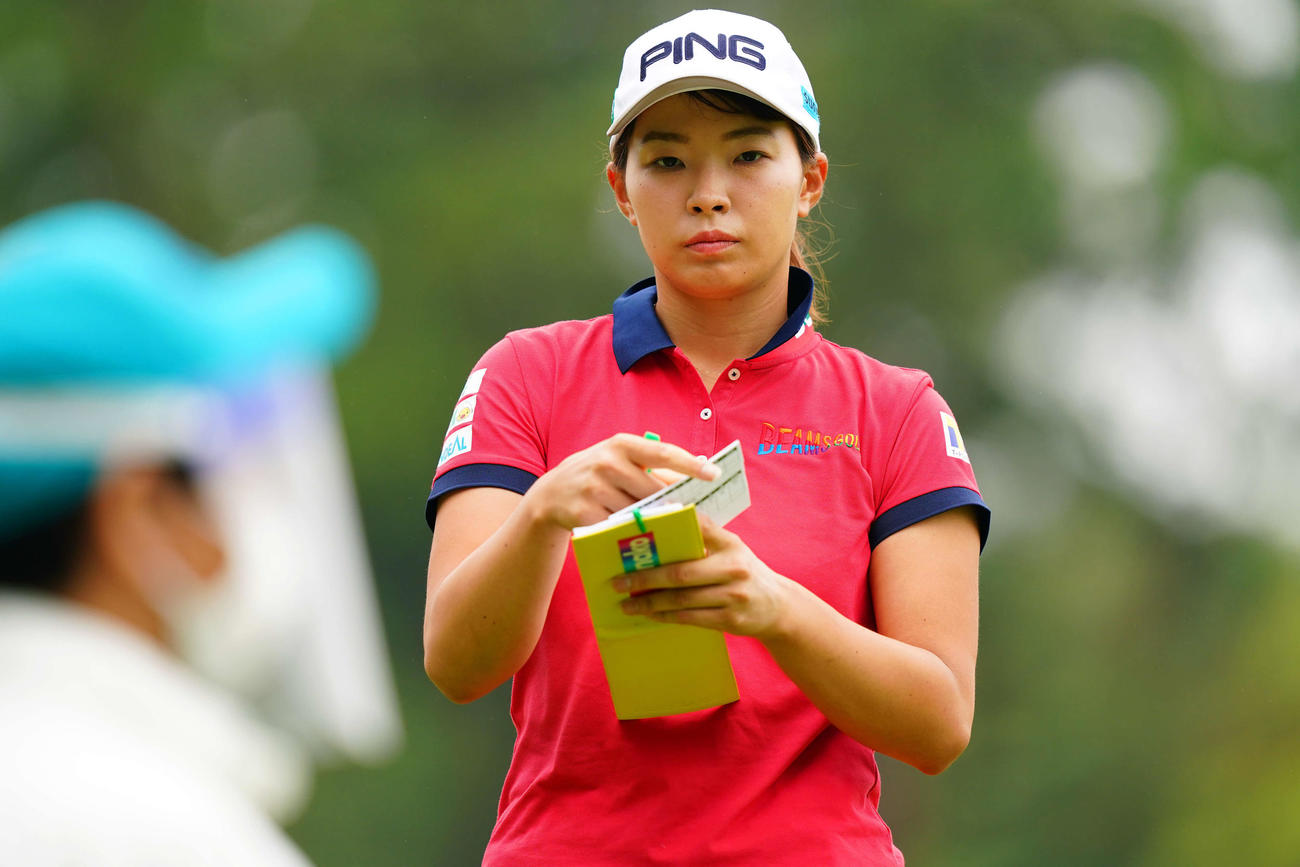 9番、グリーン上の渋野（Getty　Images／JLPGA提供）