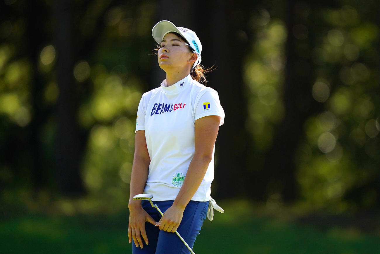 7番、グリーンでがっくりした表情を見せる渋野（Getty　Images／JLPGA提供）