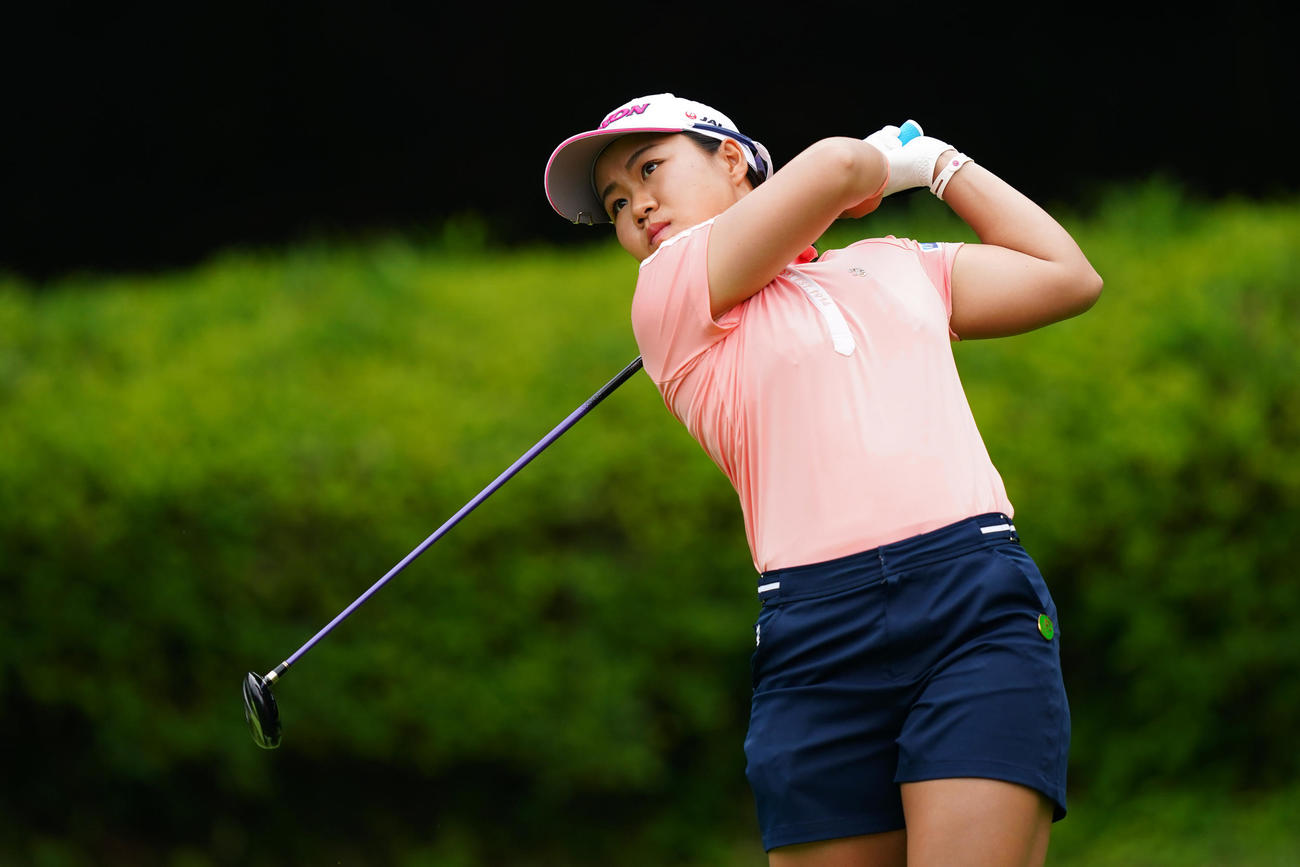 2番、ティーショットを放つ畑岡（Getty　Images／JLPGA提供）
