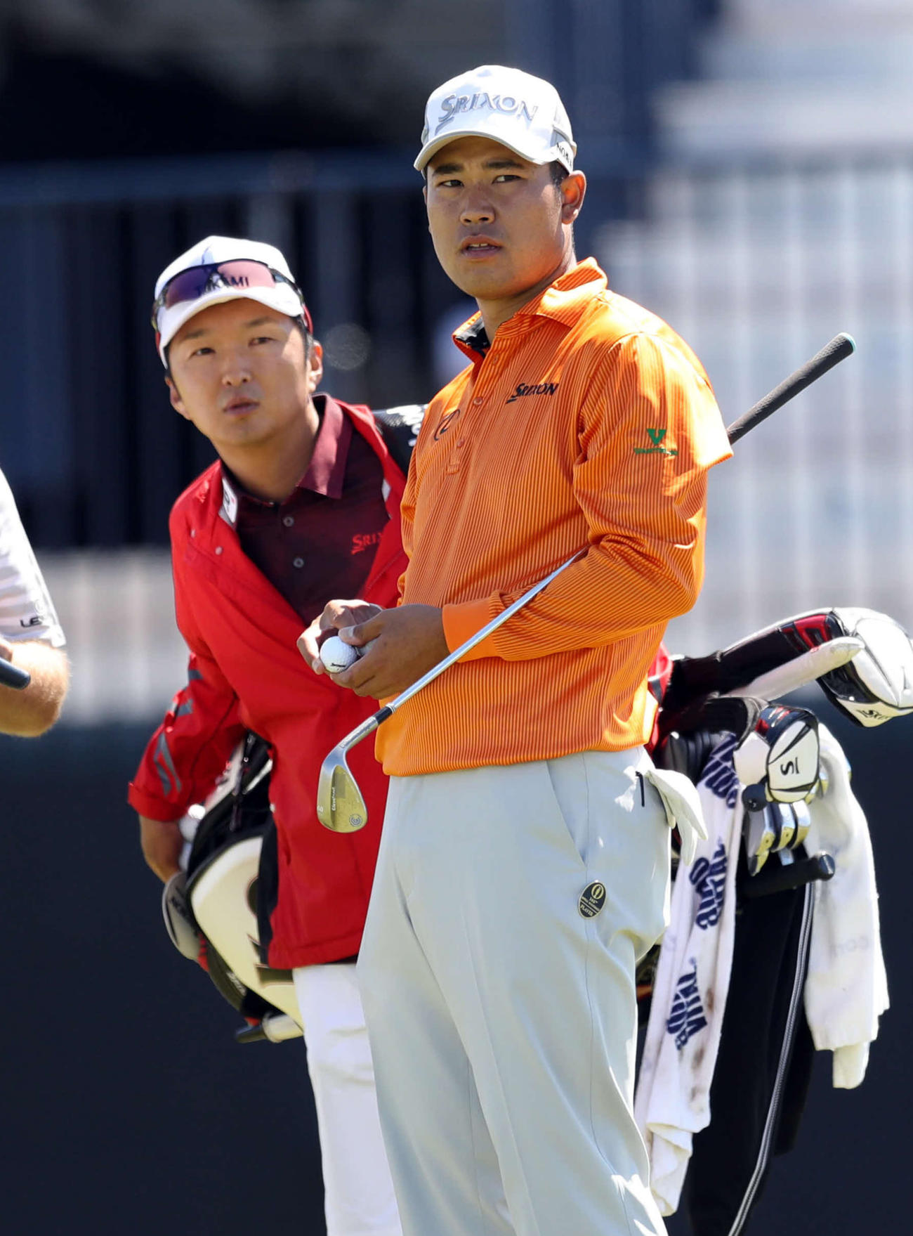 17年7月、全英オープンゴルフでの松山英樹（右）と進藤大典キャディー