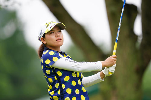 3番、ティーショットを放つ勝（Getty　Images／JLPGA提供）