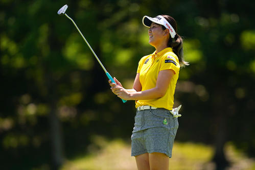5番、パットを逃しがっくりする福田真（Getty　Images／JLPGA提供）