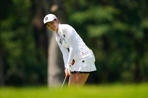 5番、パッティングに臨む渡辺（Getty　Images／JLPGA提供）