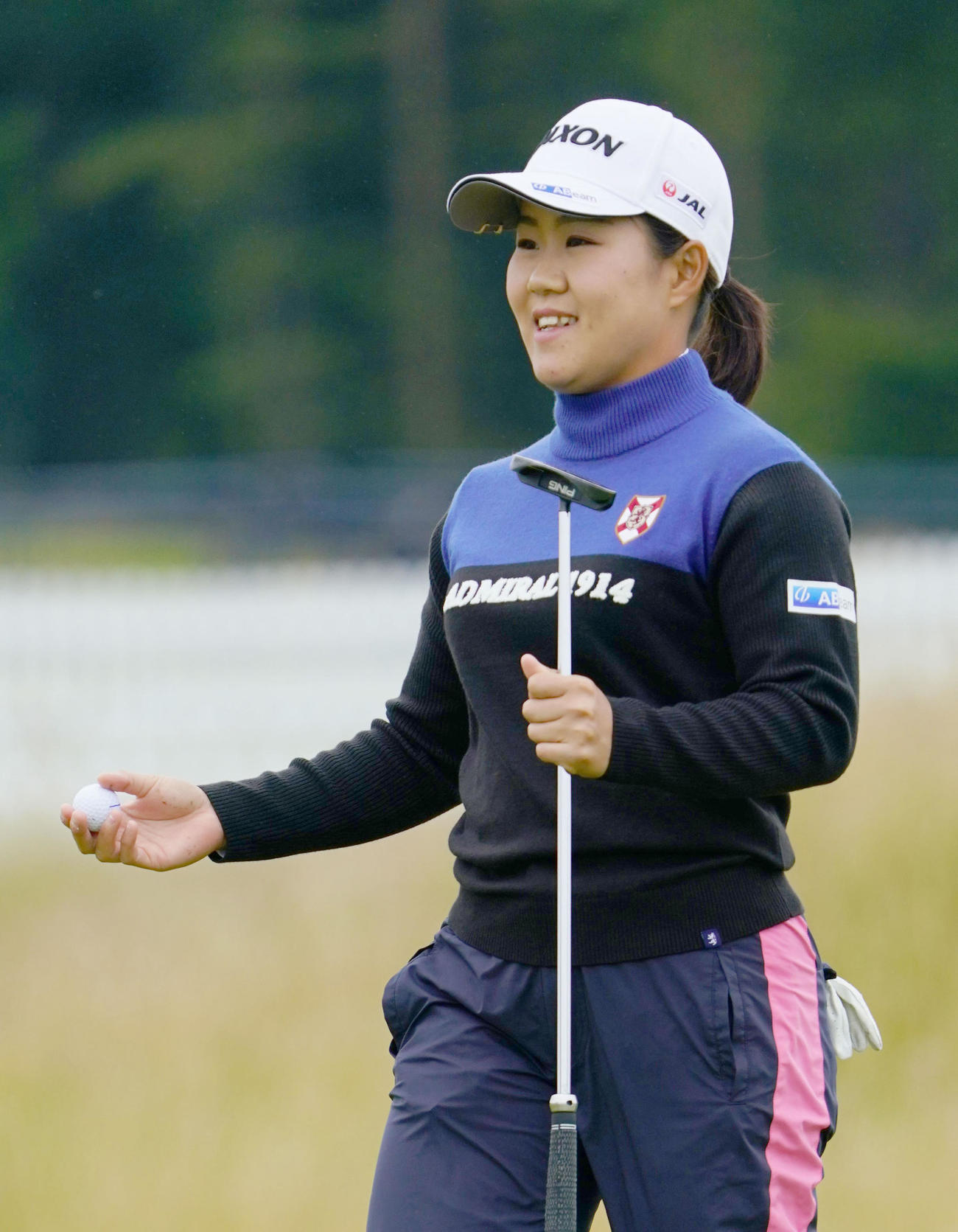 第3ラウンド、2番でバーディーを決め、笑顔を見せる畑岡奈紗（共同）