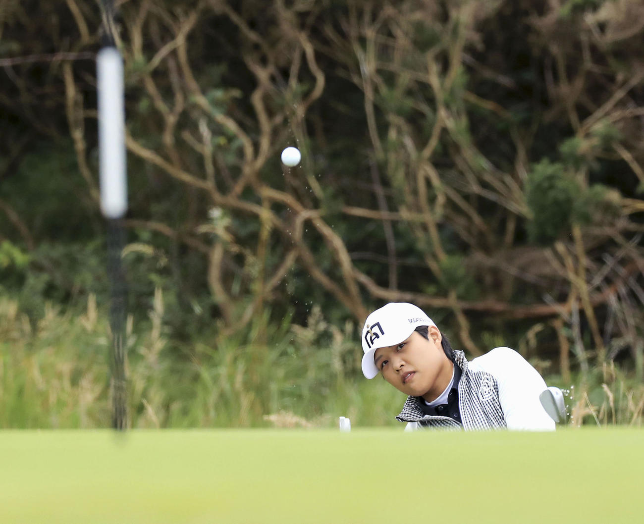 最終ラウンド、12番でグリーンに乗せる野村敏京（R＆A提供・ゲッティ＝共同）