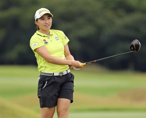 15位タイに後退した渋沢莉絵留（代表撮影）