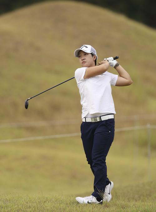 通算10アンダーで2位のペ・ヒギョン（代表撮影）