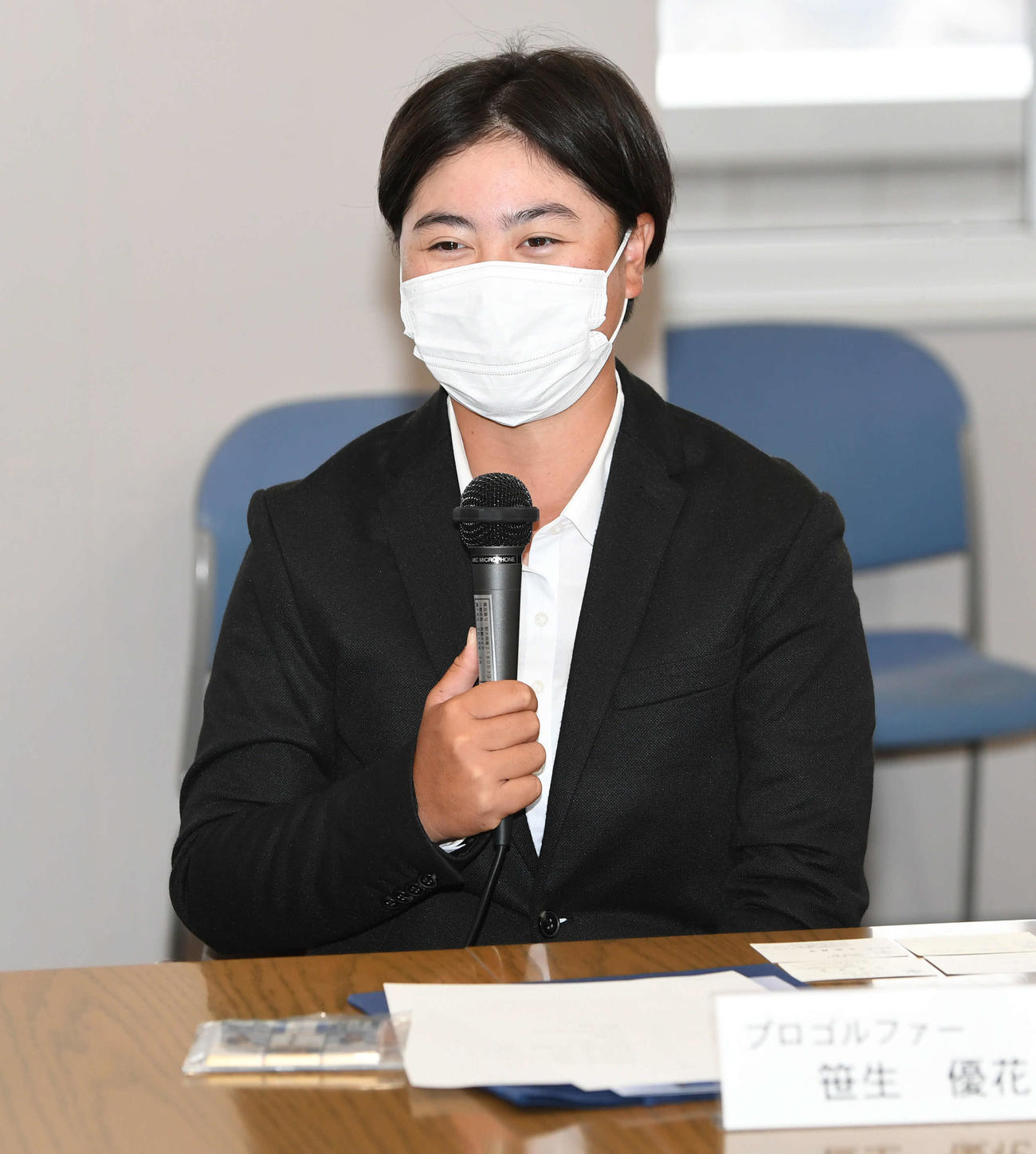医療従事者への寄付授与式で話す女子プロゴルファー笹生（撮影・山崎安昭）