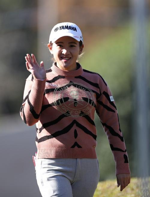 練習ラウンドでリラックスした表情を見せる永井花奈(撮影・狩俣裕三)