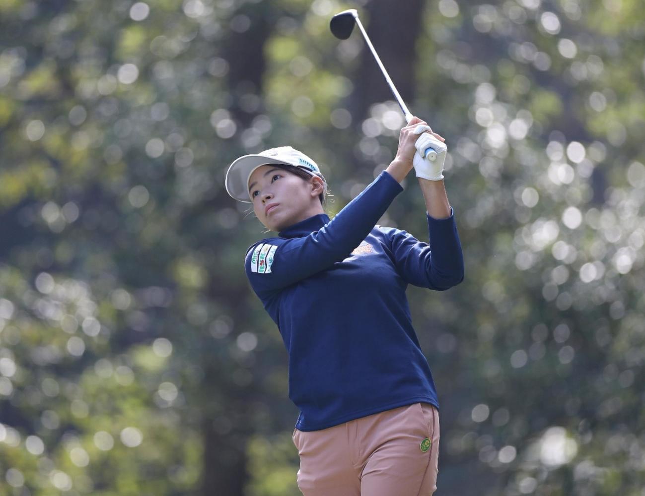3番、ティーショットを放つ渋野日向子（撮影・狩俣裕三）