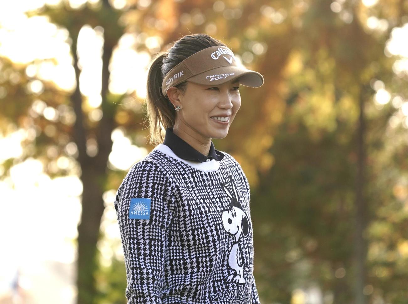 スタート前、笑顔を見せる上田桃子（撮影・江口和貴）