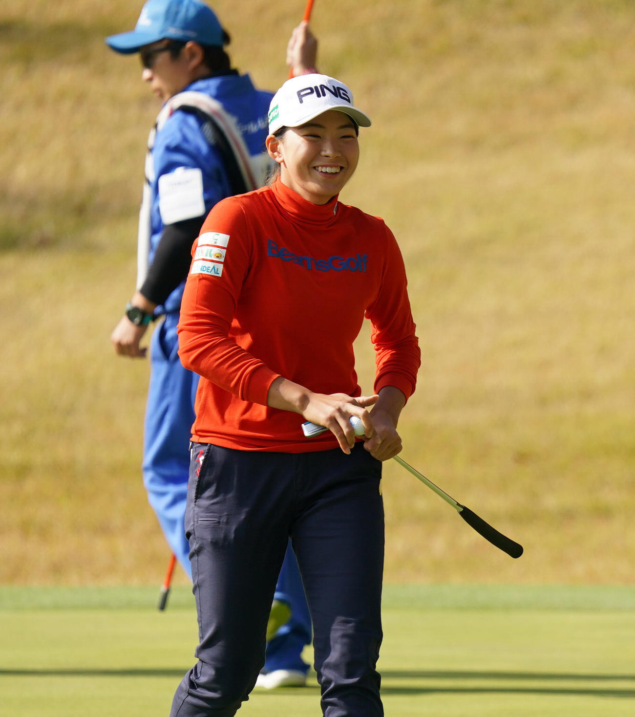 大王製紙エリエールレディース最終日　9番、ロングパットを沈めこのホールバーディーとする渋野日向子（撮影・清水貴仁）