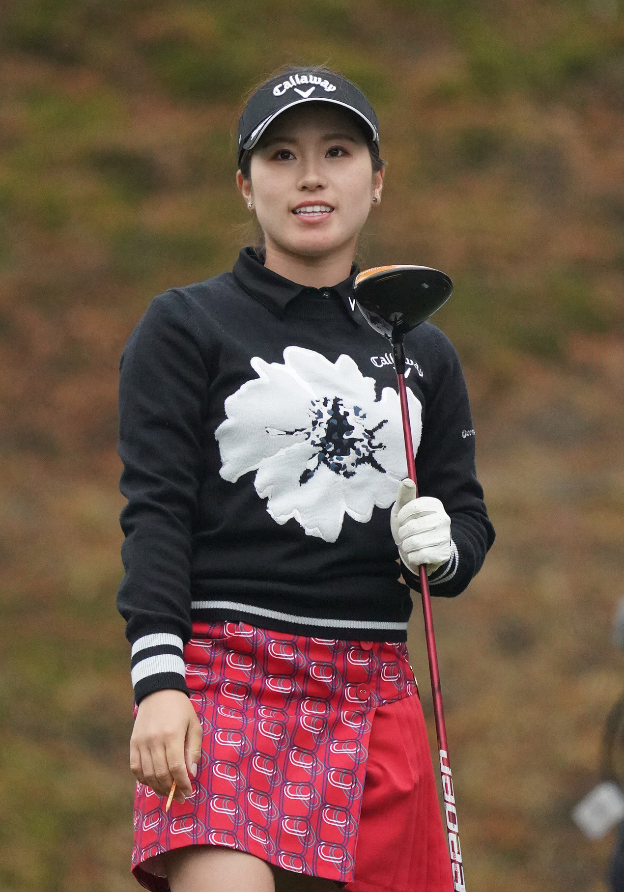 大王製紙エリエールレディース2日目　1番、ティーショットを放つ西村優菜（撮影・清水貴仁）