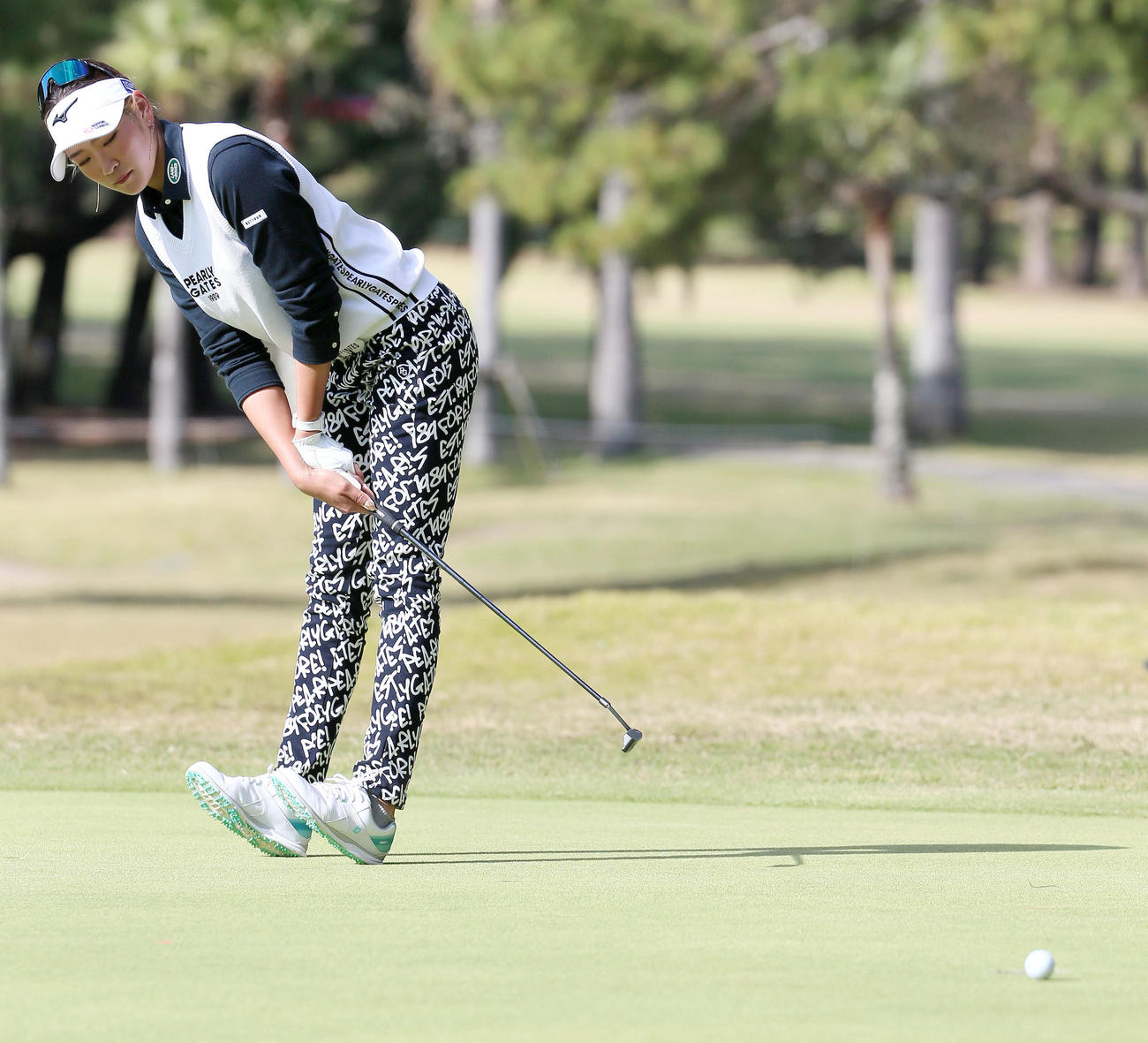 JLPGAツアー選手権リコー杯・3日目　10番、惜しくもバーディーを逃す原英莉花（撮影・上山淳一）