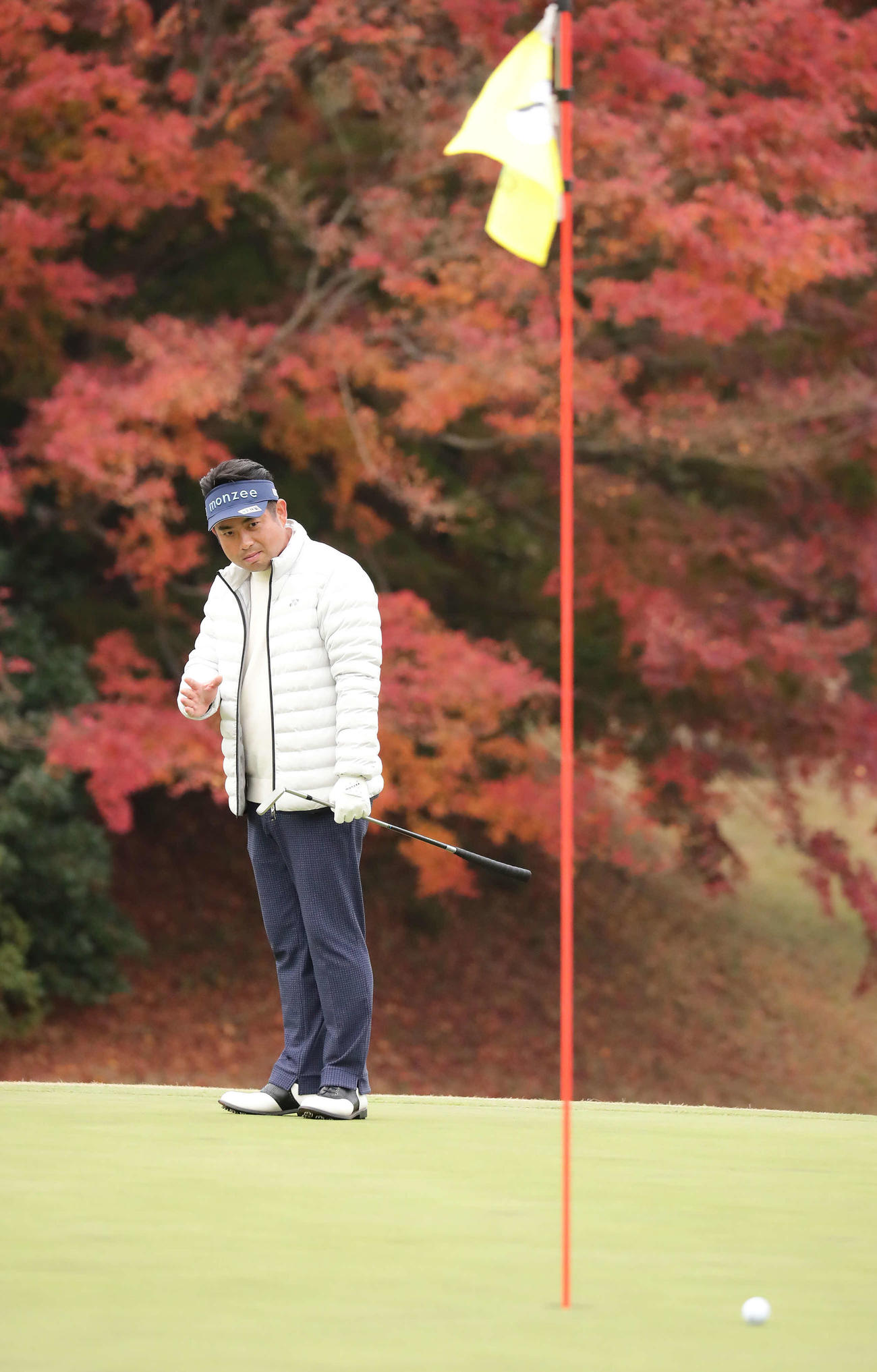 18番、難しいラインを読み切ってパーをセーブした池田（撮影・丹羽敏通）
