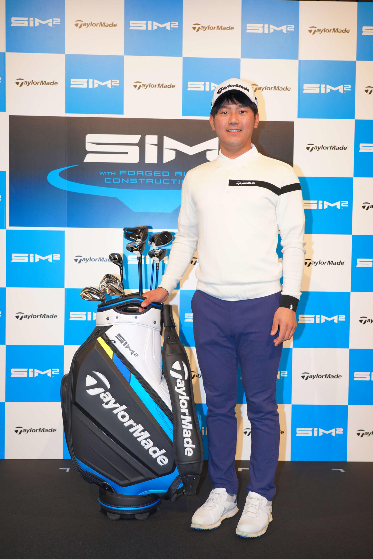 新製品発表会に臨んだ石坂友宏（テーラーメイド提供）