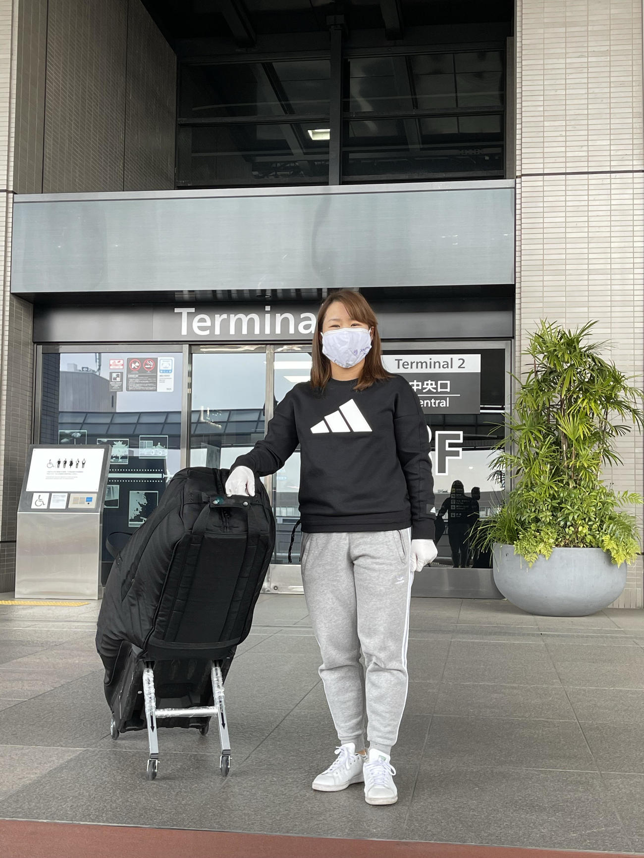 米女子ツアー出場に向けて日本を出発した畑岡奈紗（TCI提供）