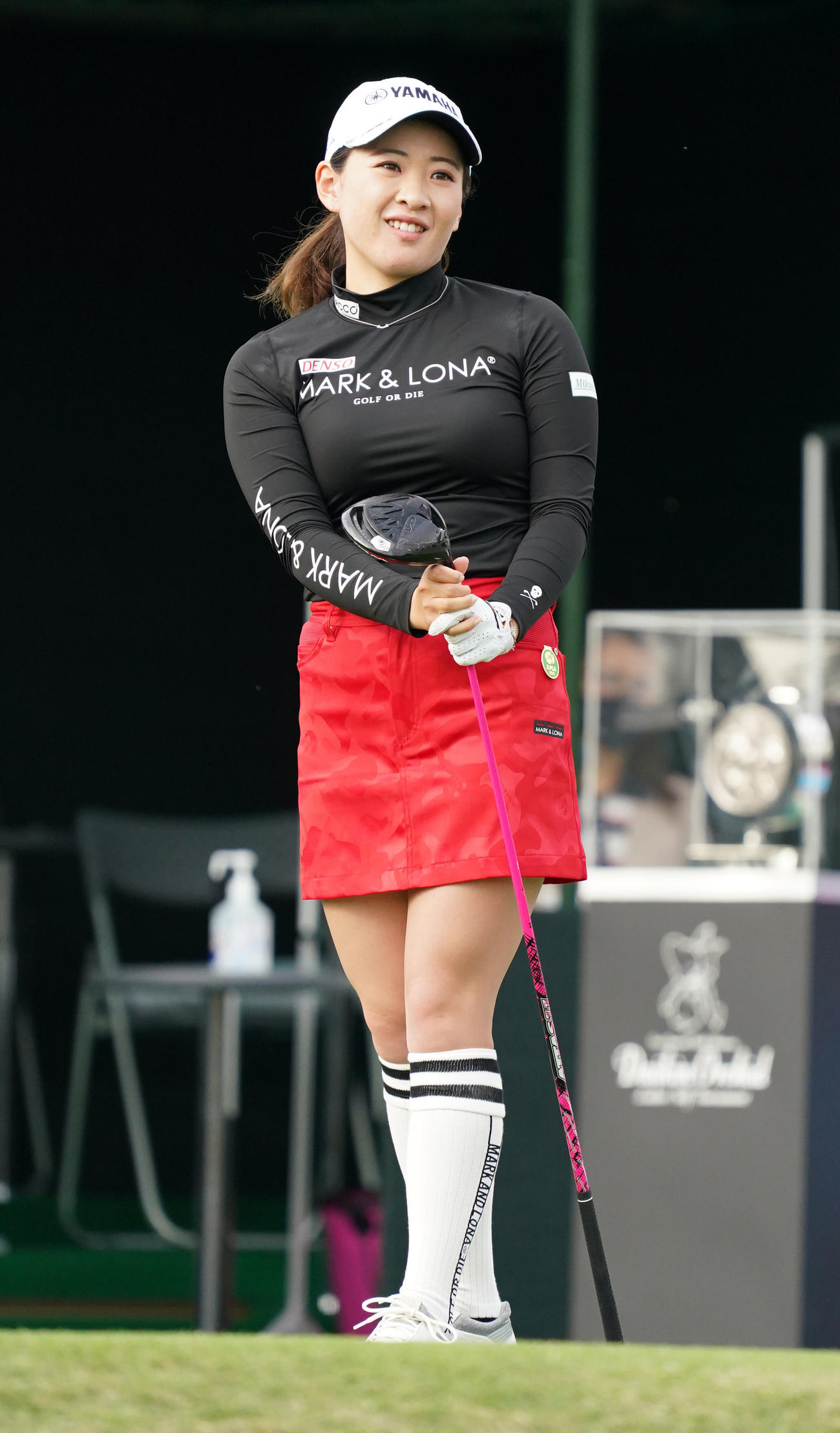 1番、ティーショットを放つ永井花奈（撮影・清水貴仁）