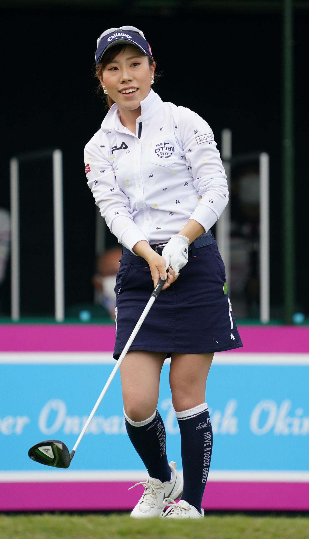 1番、ティーショットを放つ木村彩子（撮影・清水貴仁）