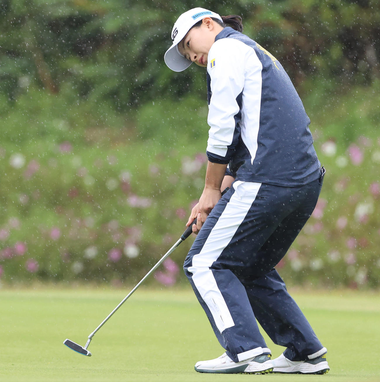 4番、バーディーを奪う渋野日向子（撮影・清水貴仁）