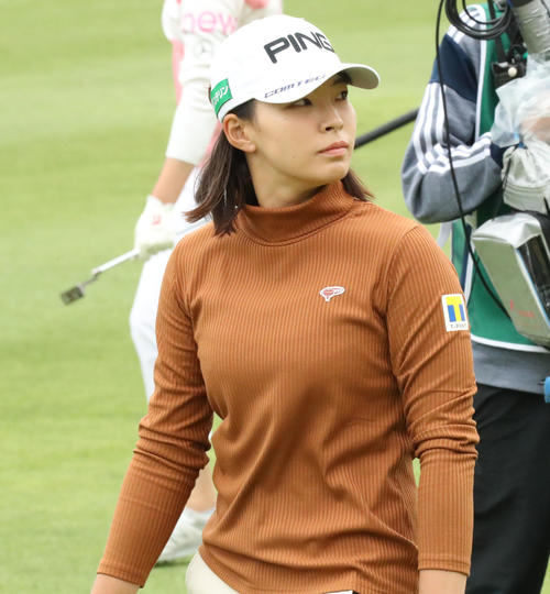 9番、前半を折り返す渋野日向子(撮影・屋方直哉)