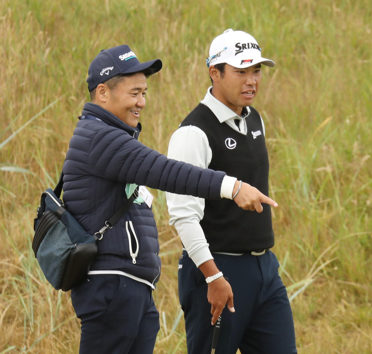 丸山茂樹（左）と話す松山英樹（18年7月18日）
