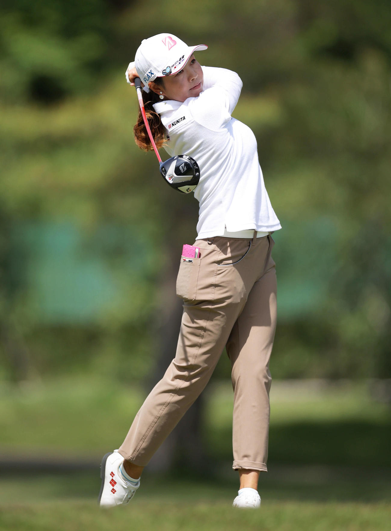 3番、ティーショットを放つ西山（撮影・河田真司）