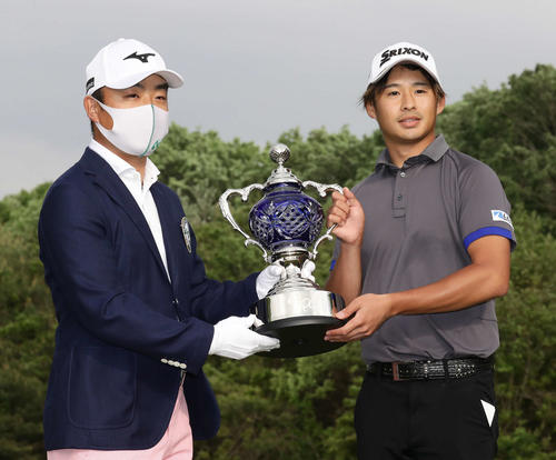 選手会が初めて主催 時松会長トロフィー授与など意見取り入れて大会作り ゴルフ写真ニュース 日刊スポーツ