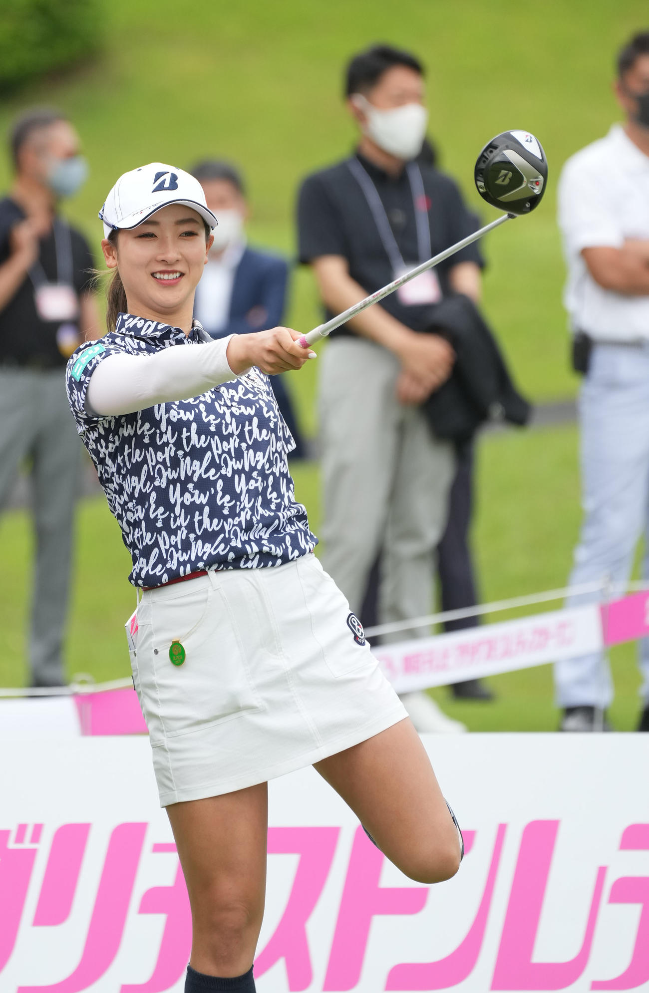 1番、狙いを定める松田（撮影・森本幸一）