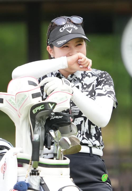 10番、明るい表情の西村優菜（撮影・森本幸一）