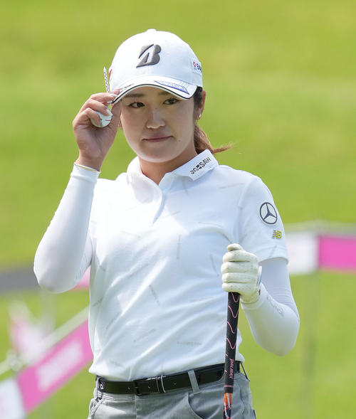 1番、あいさつする稲見萌寧（撮影・森本幸一）