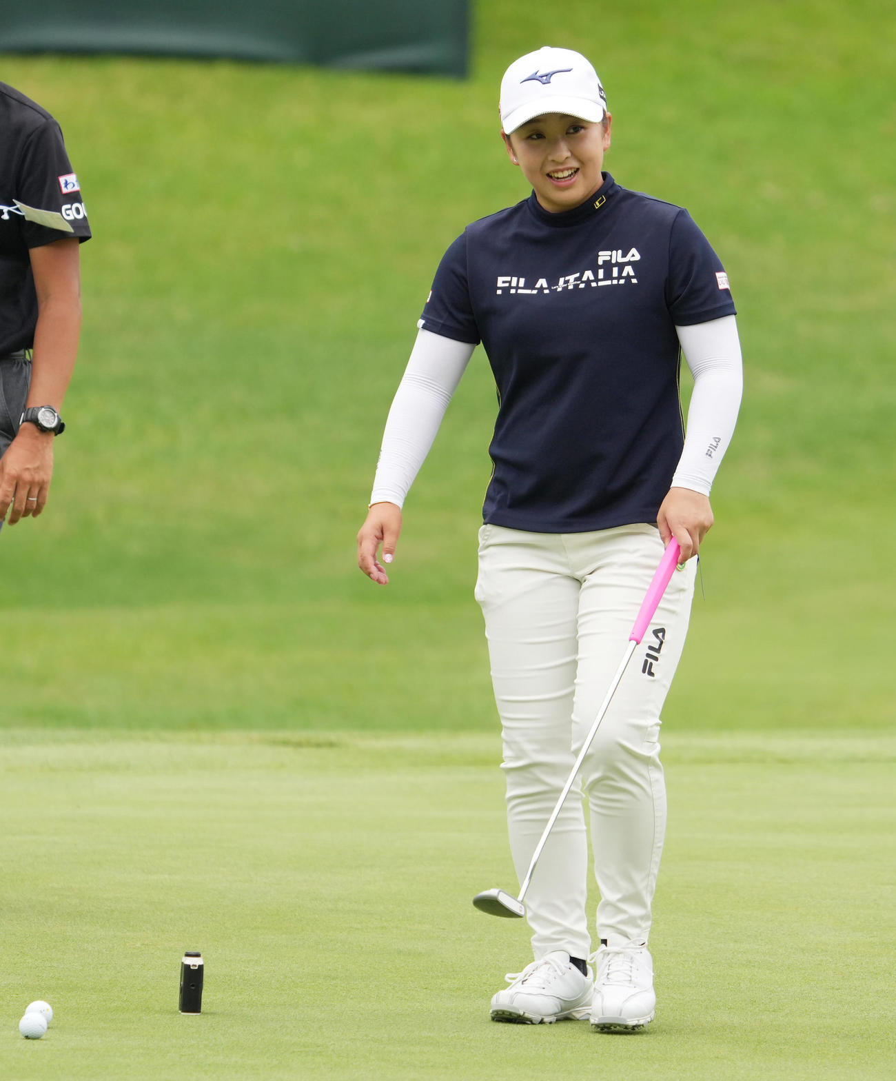 宮里藍サントリーレディスオープン練習日　練習ラウンドを行う西郷真央（撮影・清水貴仁）