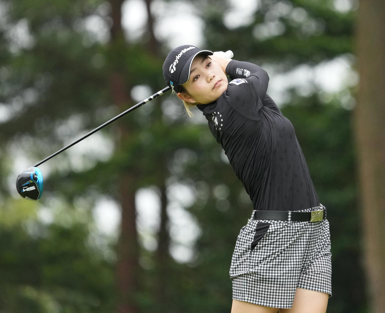 宮里藍サントリー・レディース最終日　5番、ティーショットを放つ山路晶（撮影・清水貴仁）