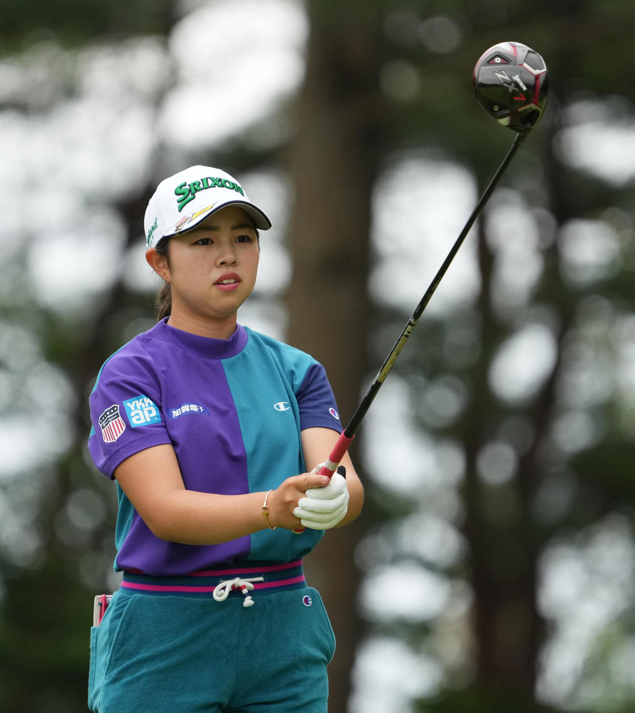 宮里藍サントリー・レディース最終日　5番、ティーショットを放つ山下美夢有（撮影・清水貴仁）